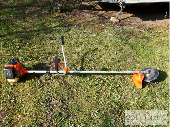 Iznomāju benzīna trimmeru-krūmgriezi. - 1