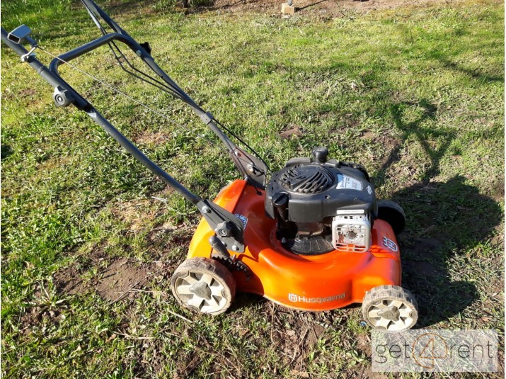 Iznomāju benzīna zāles pļāvēju - 1